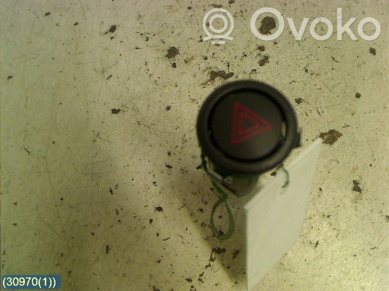 Botón interruptor de luz de peligro   4109526