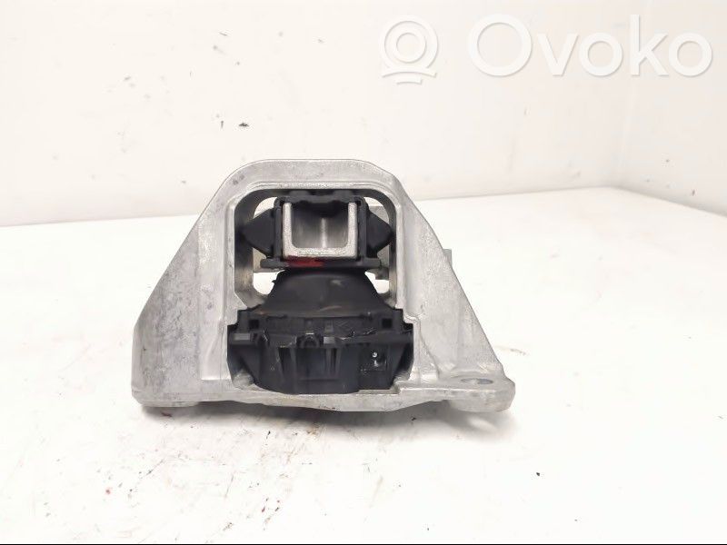 Nissan Qashqai Engine mounting bracket 