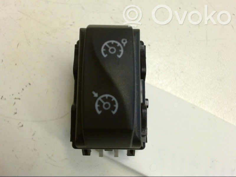 Renault Clio IV Cruise control switch 