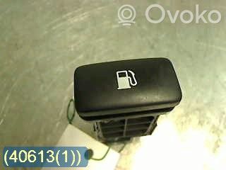 Lexus RX 330 - 350 - 400H Fuel tank opening switch 