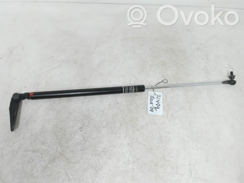 Subaru Outback Tailgate strut 
