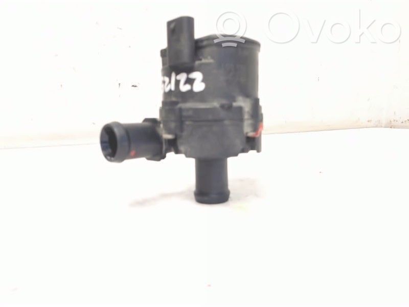 Volkswagen PASSAT B8 Pompe à eau de liquide de refroidissement 