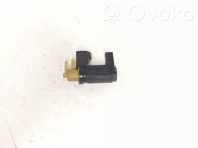 Válvula de vacío   31339808,70466400,31339808