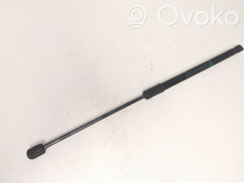 Mercedes-Benz C W205 Puntone del portellone posteriore 