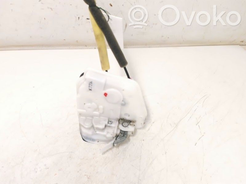 Priekšpusē slēdzene   DB2W58310