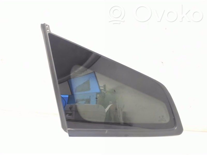 Vidrio lateral trasero   87810D4320
