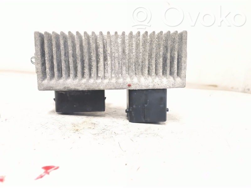 Opel Vivaro Alte relee 