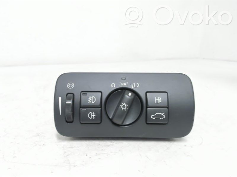 Light switch   31443850,4066322,30739414