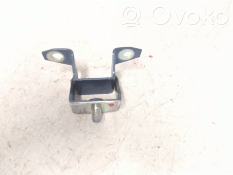 Mazda CX-3 Tailgate/trunk/boot hinge 
