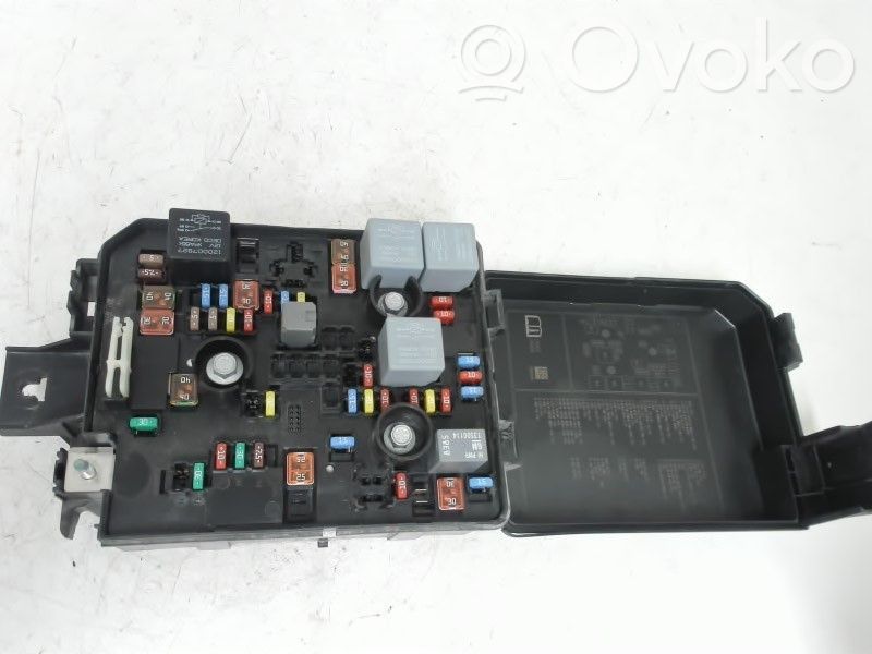 Opel Corsa E Fuse module 