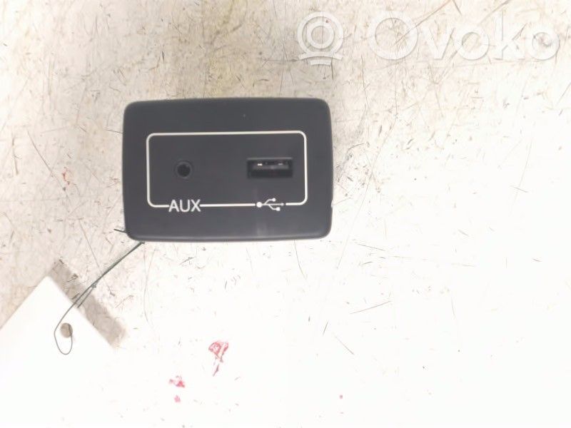 Peugeot Boxer USB-pistokeliitin 