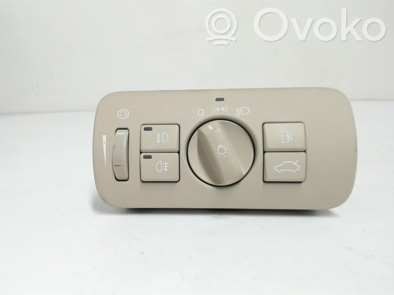 Light switch   31443851,4067323,30739422