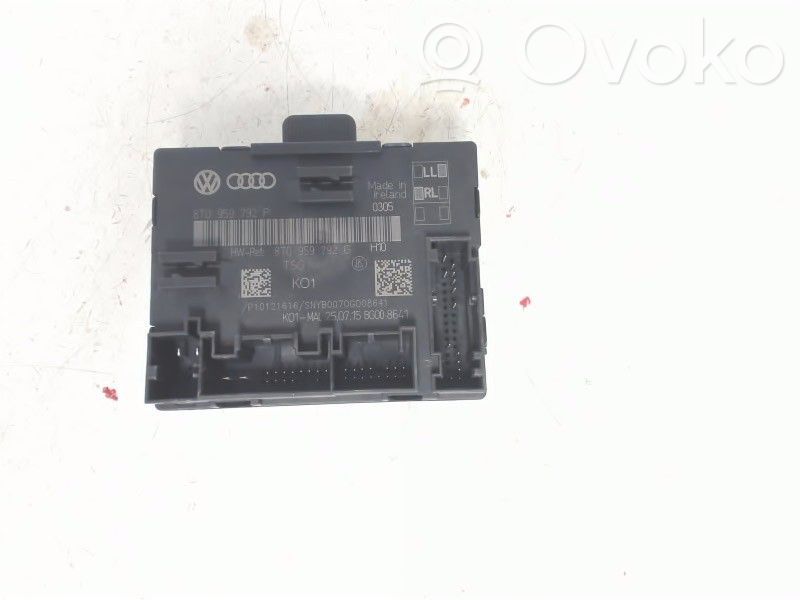 Audi A5 8T 8F Door control unit/module 