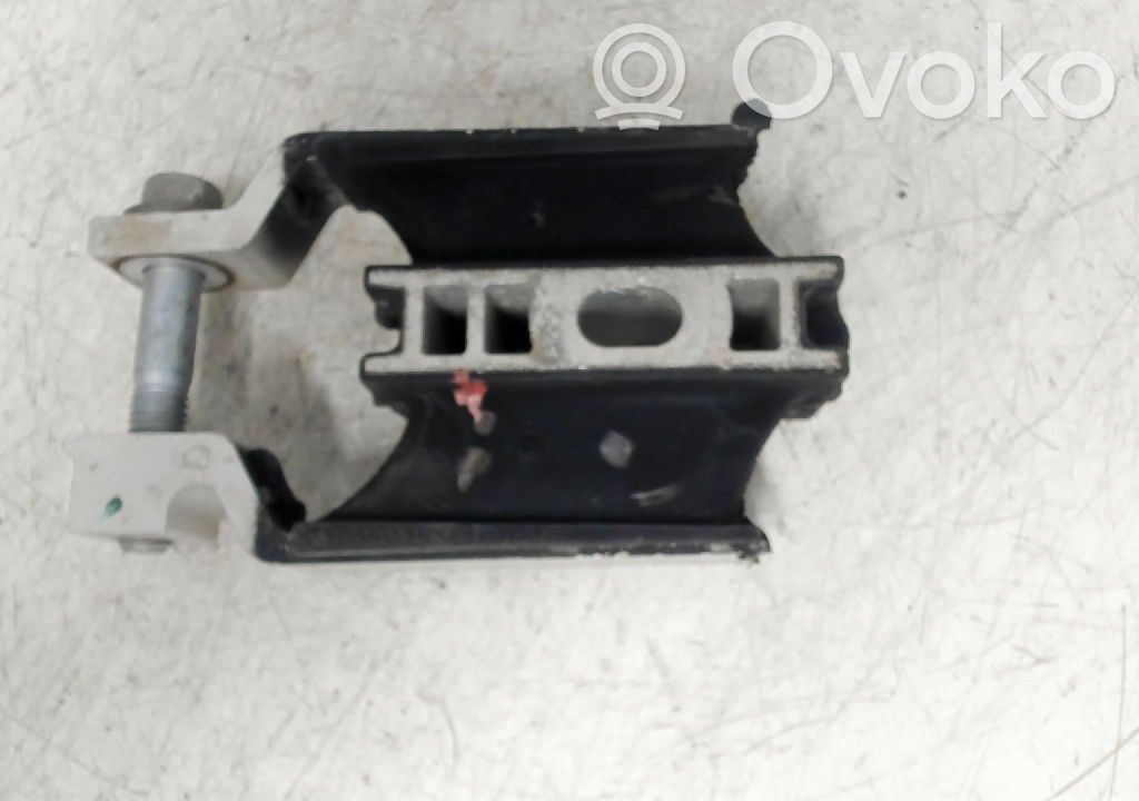 Volvo V90 Cross Country Engine mounting bracket 