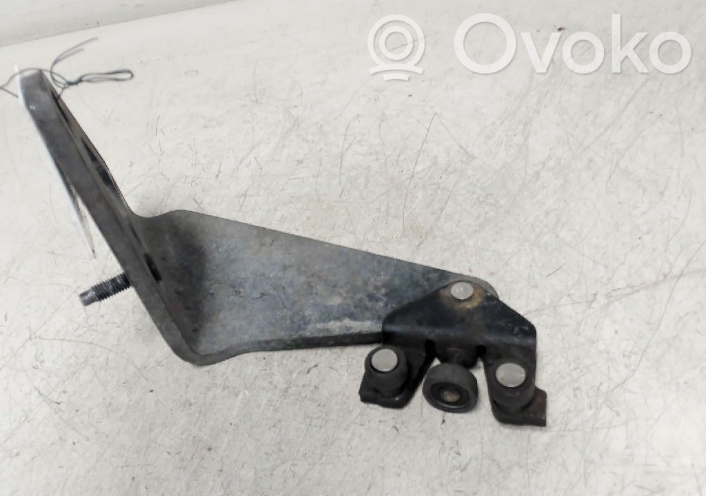 Sliding door upper roller guide/hinge   91165708