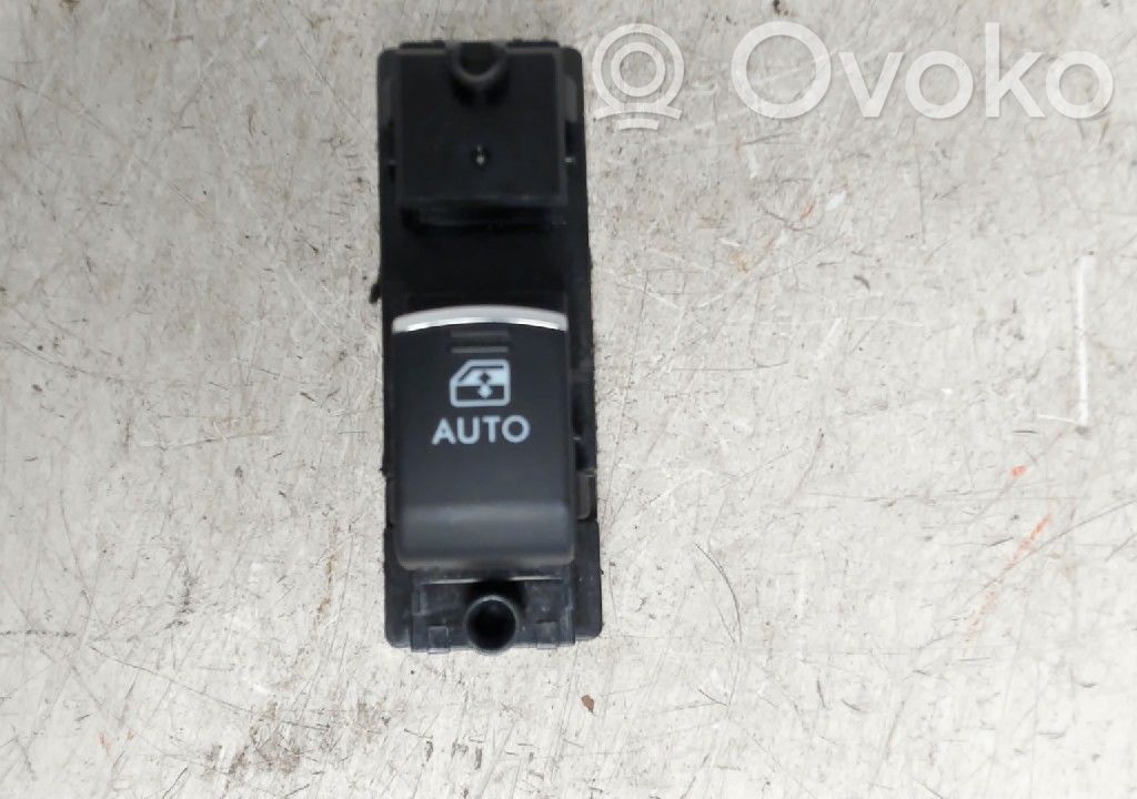 Subaru Outback (BS) Electric window control switch 