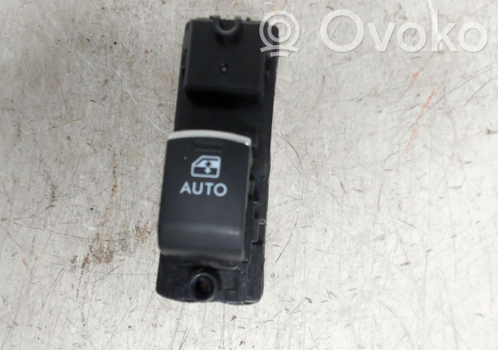 Subaru Outback (BS) Electric window control switch 