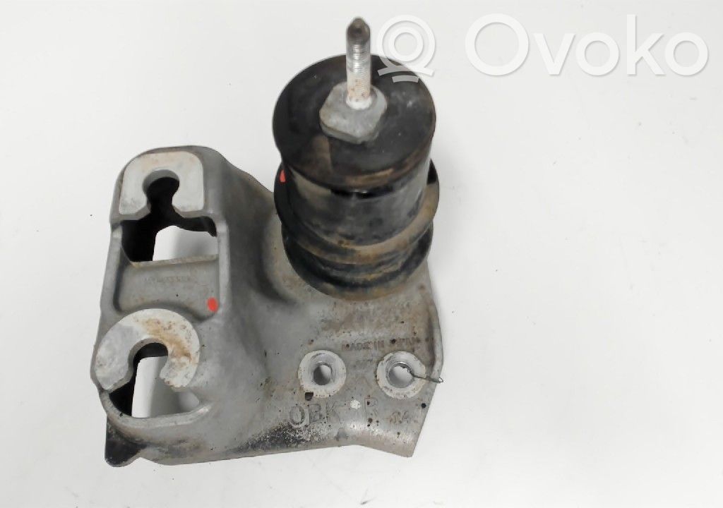 Subaru Outback (BS) Engine mounting bracket 