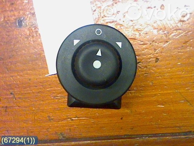 Przycisk regulacji lusterek bocznych   6545LC,185526AMP