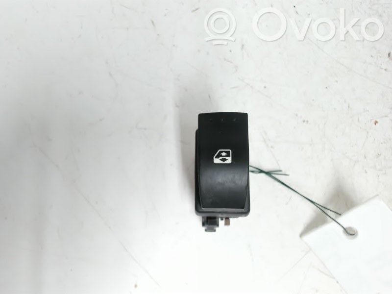 Renault Trafic II (X83) Electric window control switch 