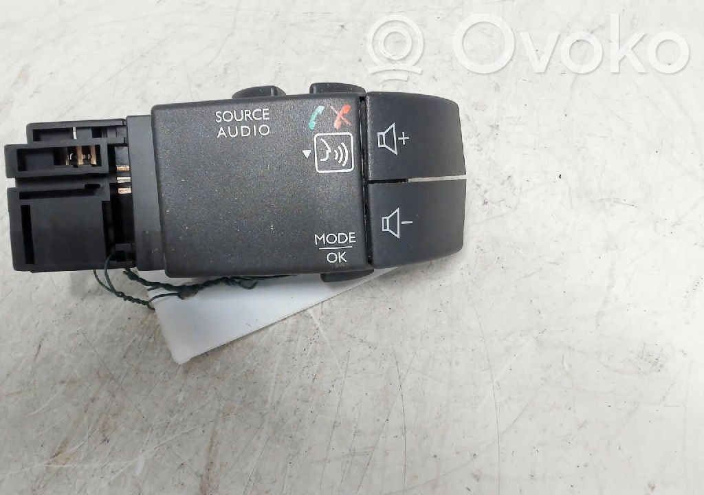 Dacia Sandero Boutons / interrupteurs volant 