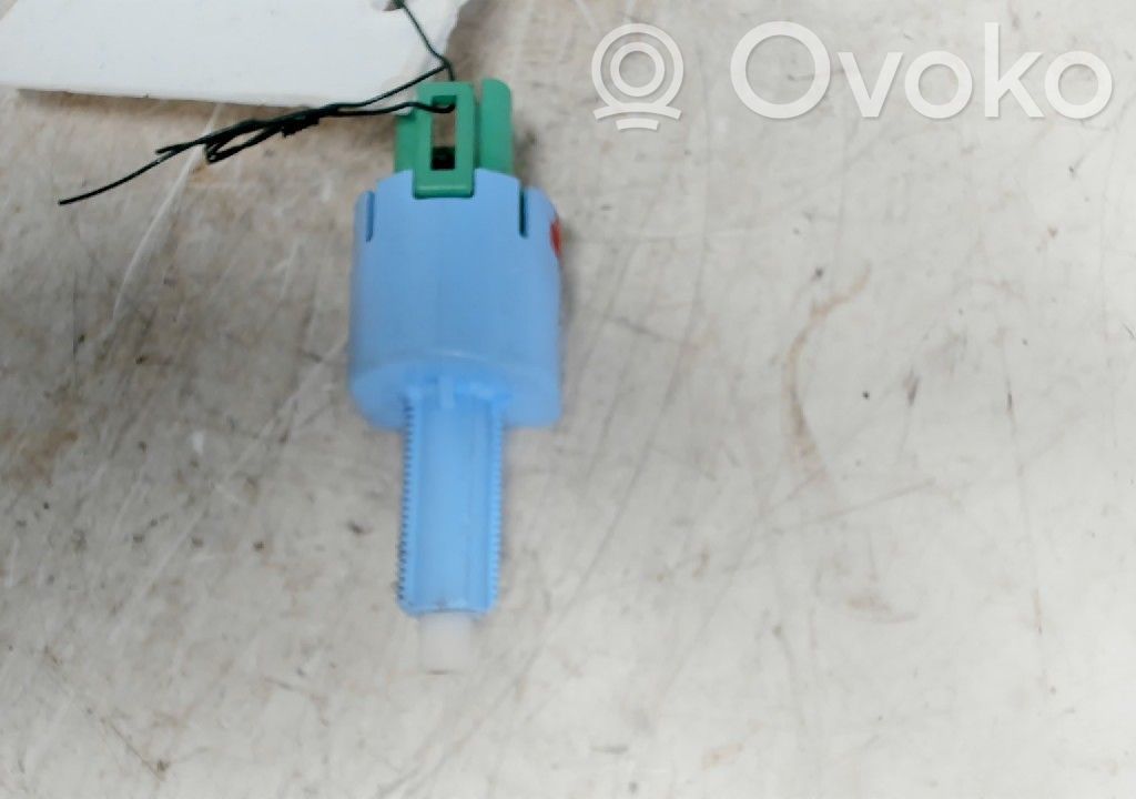 Mitsubishi Outlander Interruptor sensor del pedal de freno 