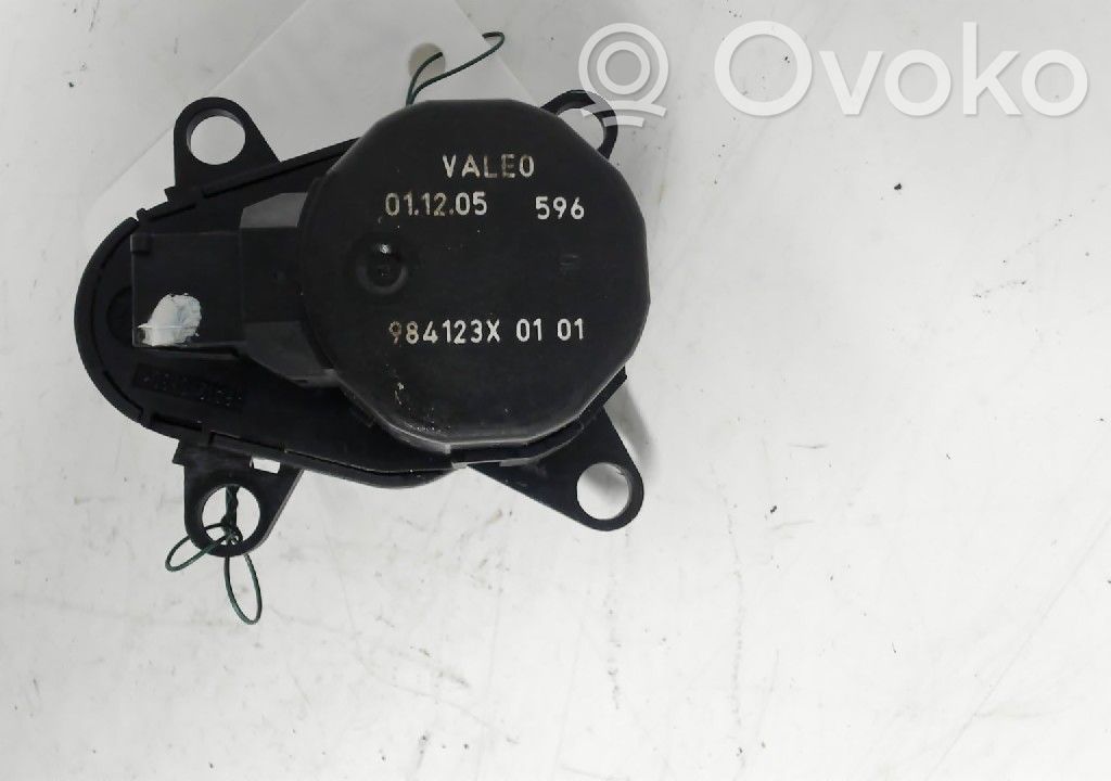 Saab 9-5 Ilmastointilaitteen läpän käyttölaite/moottori (A/C) 