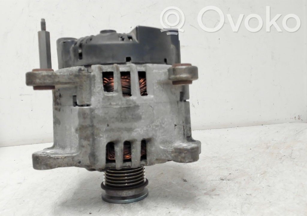 Volkswagen Golf VII Generator/alternator 