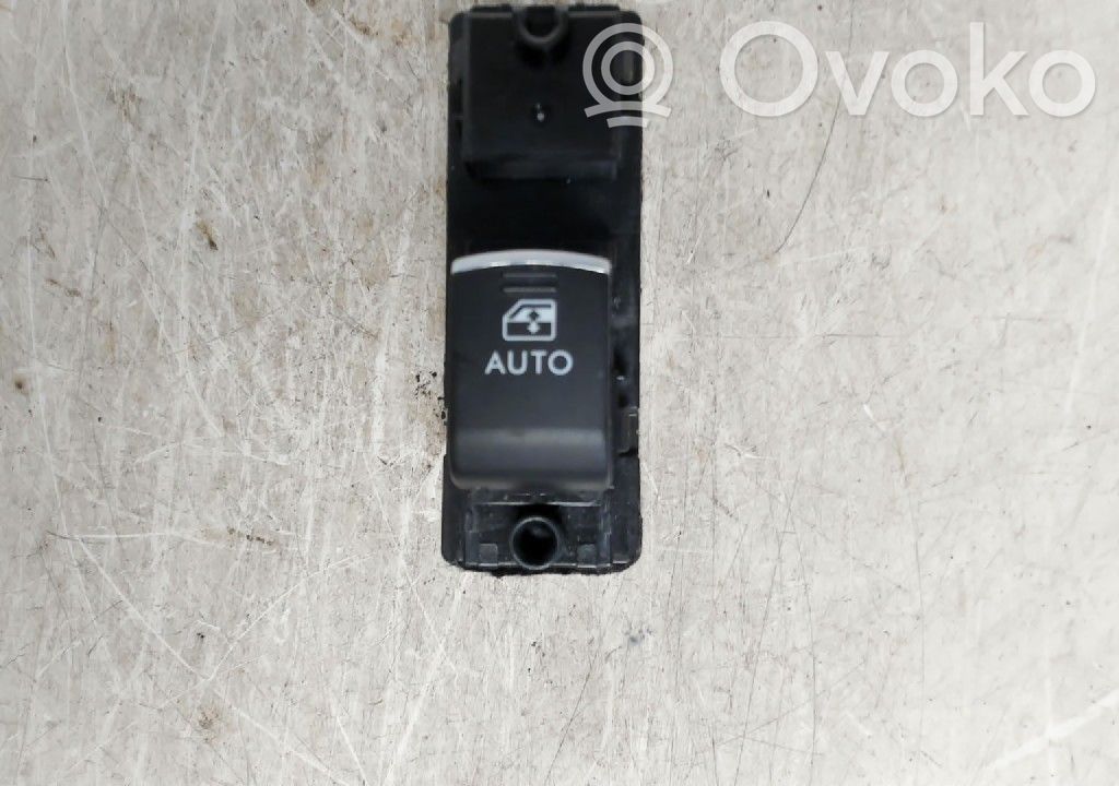 Electric window control switch   83071AL092
