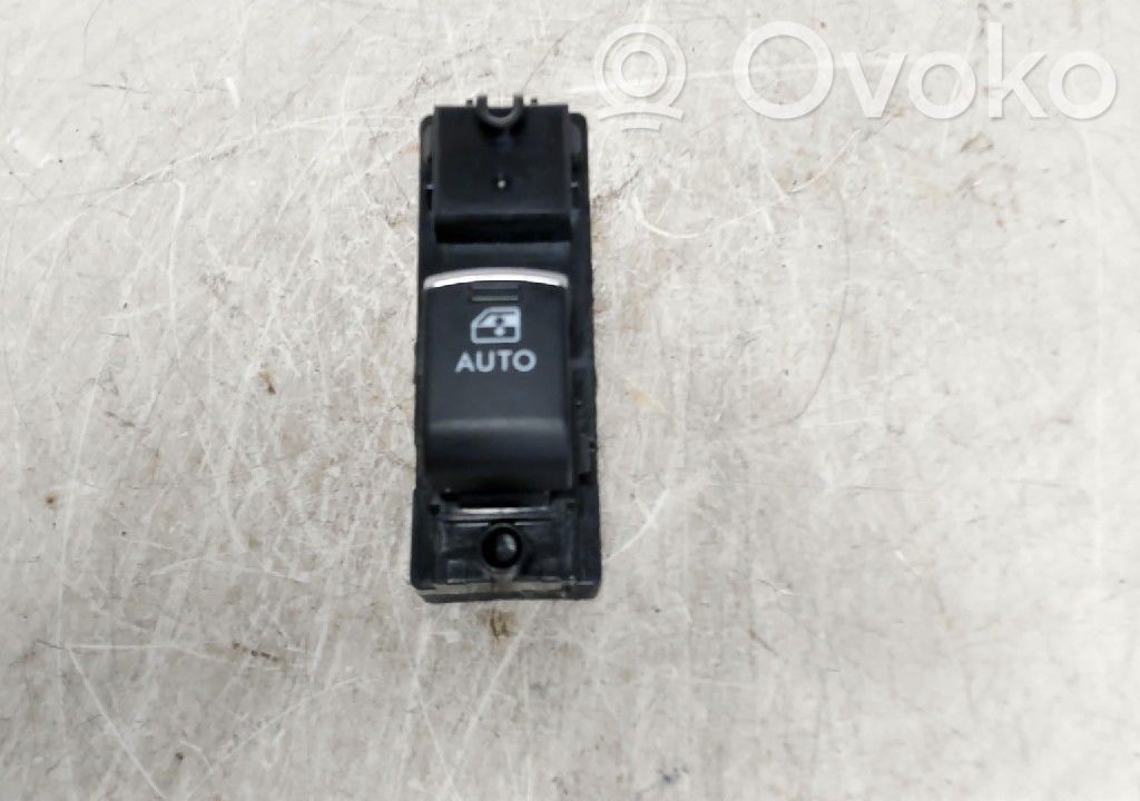 Subaru Outback (BS) Electric window control switch 