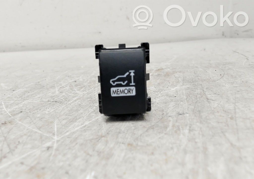 Tailgate/boot open switch button   83002AL18A,19703MN