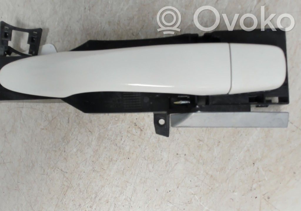 Manecilla externa puerta delantera   806404EA0B