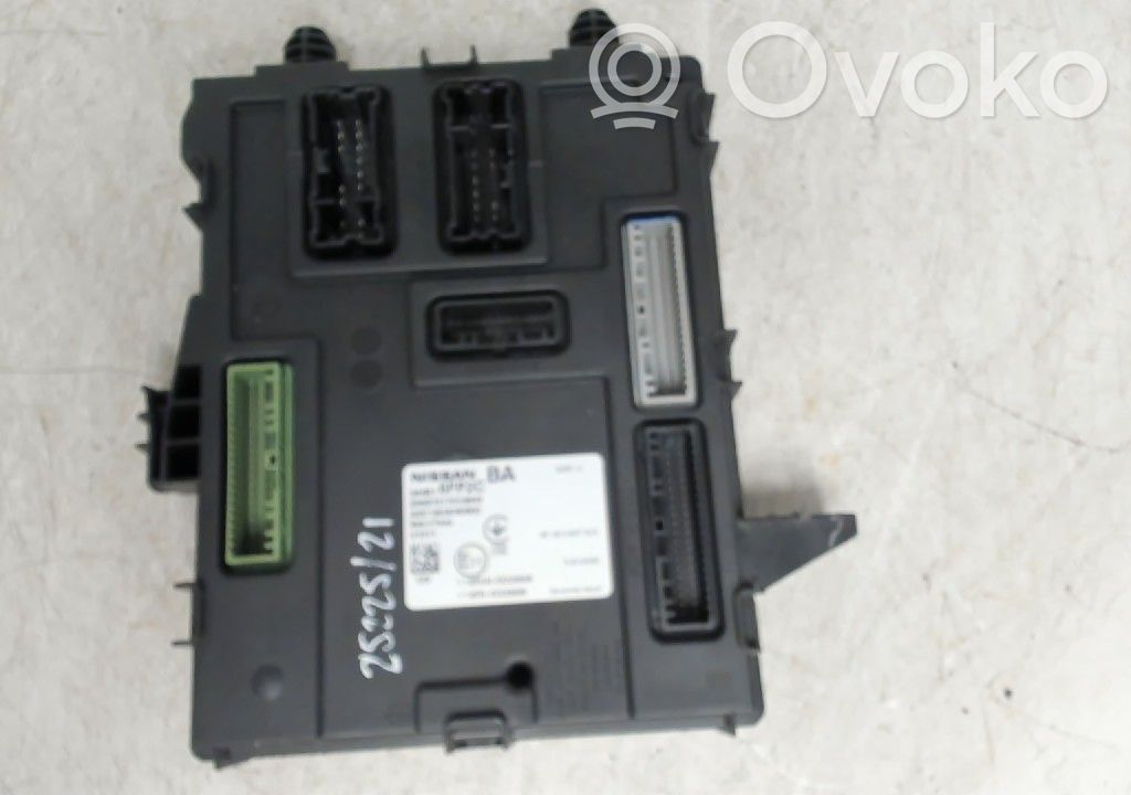 Nissan Qashqai Moduł / Sterownik komfortu 