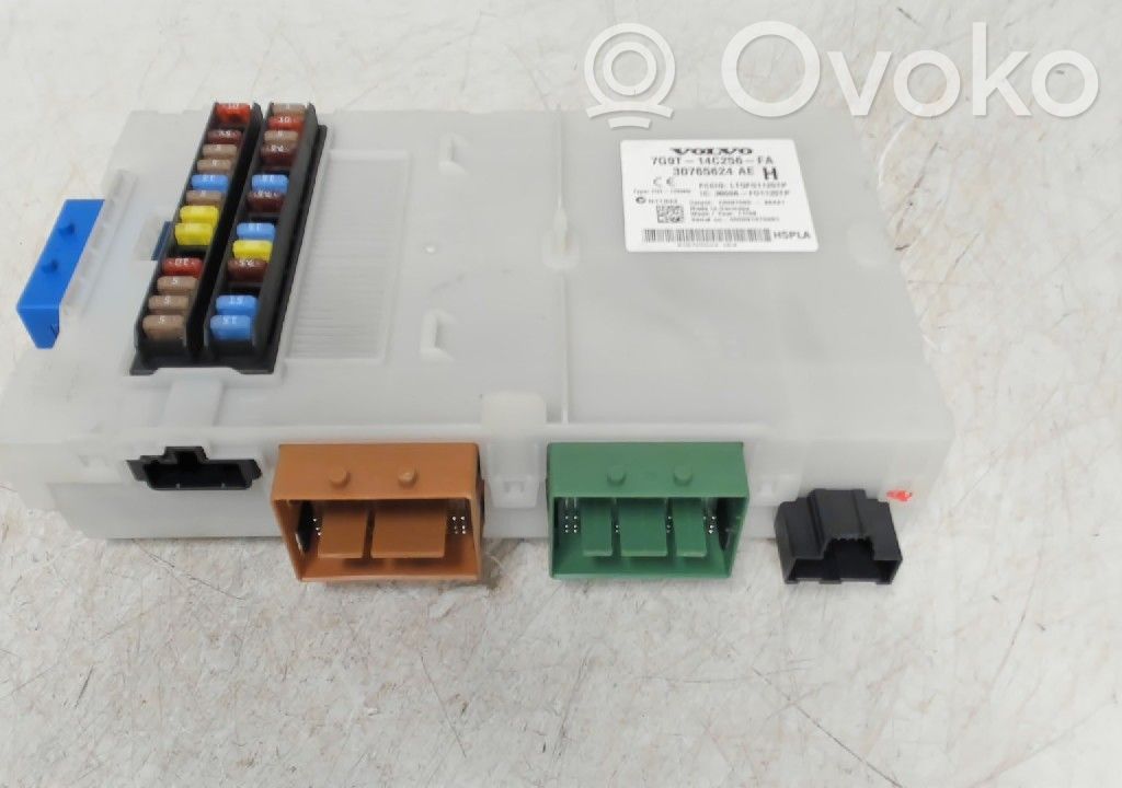 Volvo V70 Fuse module 