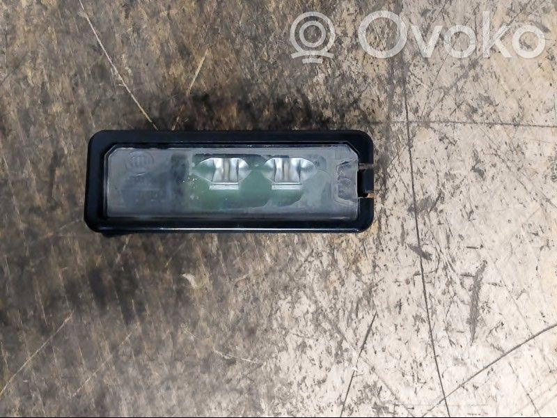 Éclairage de plaque d'immatriculation   1K8943021C,1K8943021C