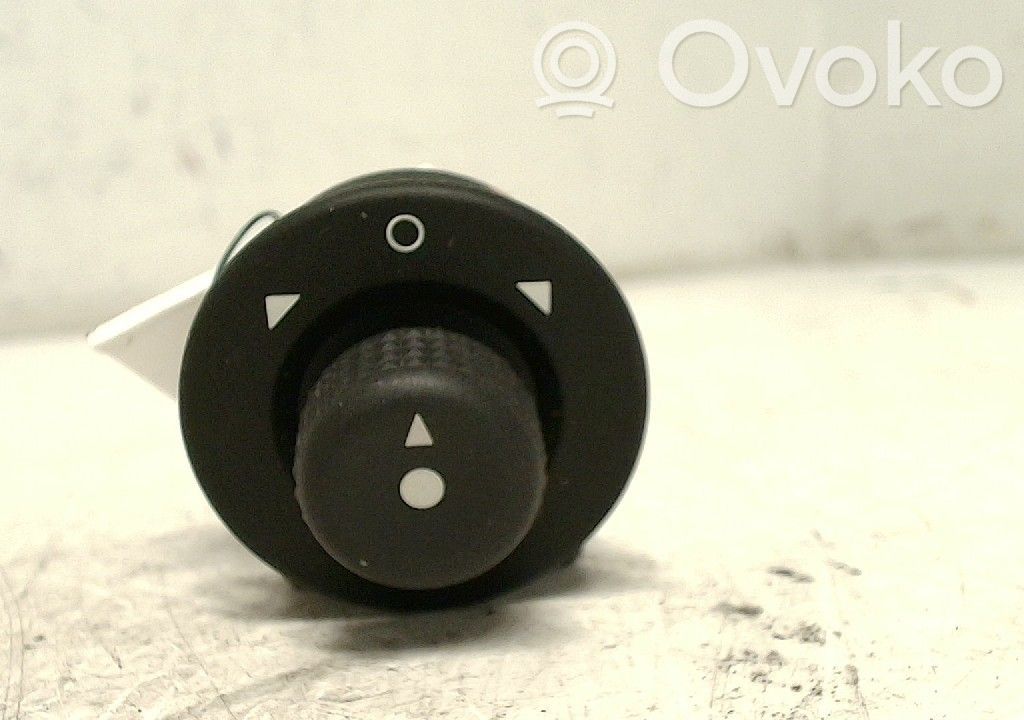 Peugeot Partner Wing mirror switch 
