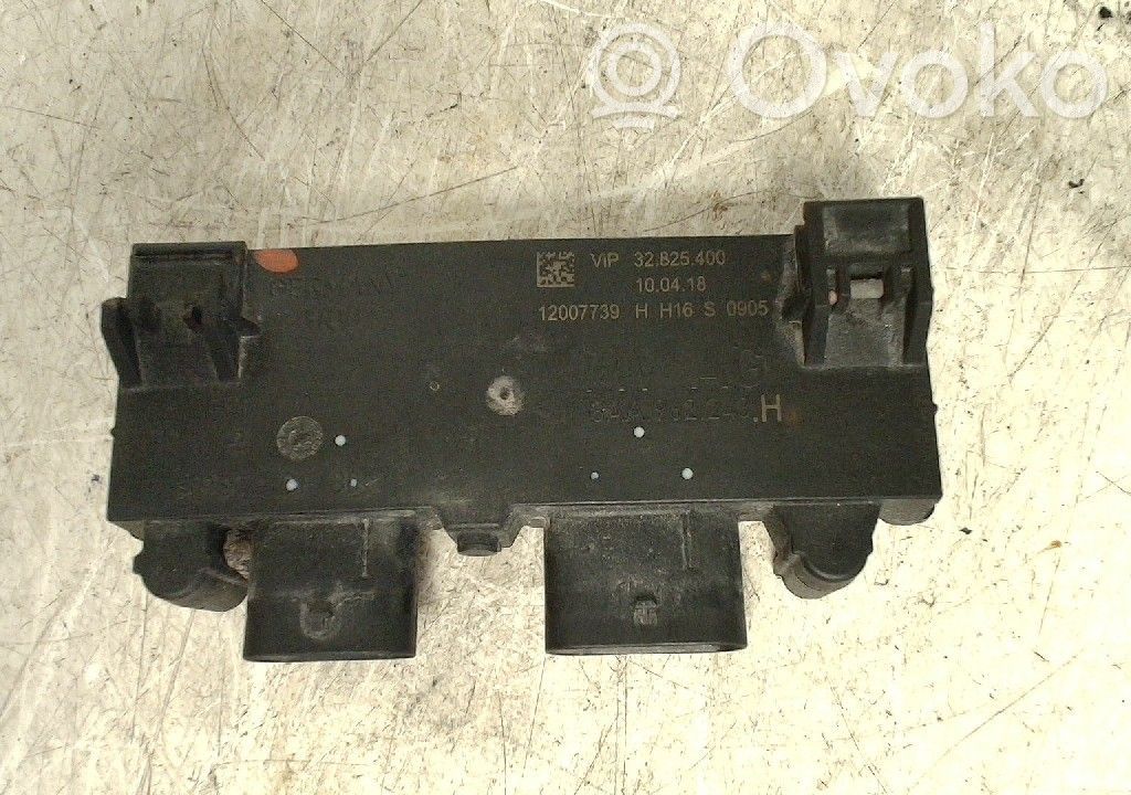 Audi A4 Allroad Tailgate/trunk control unit/module 
