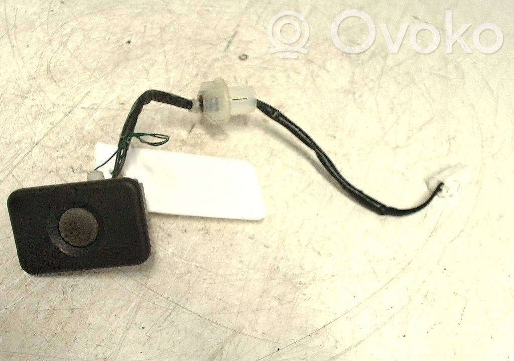 Mazda CX-5 Tailgate/boot open switch button 