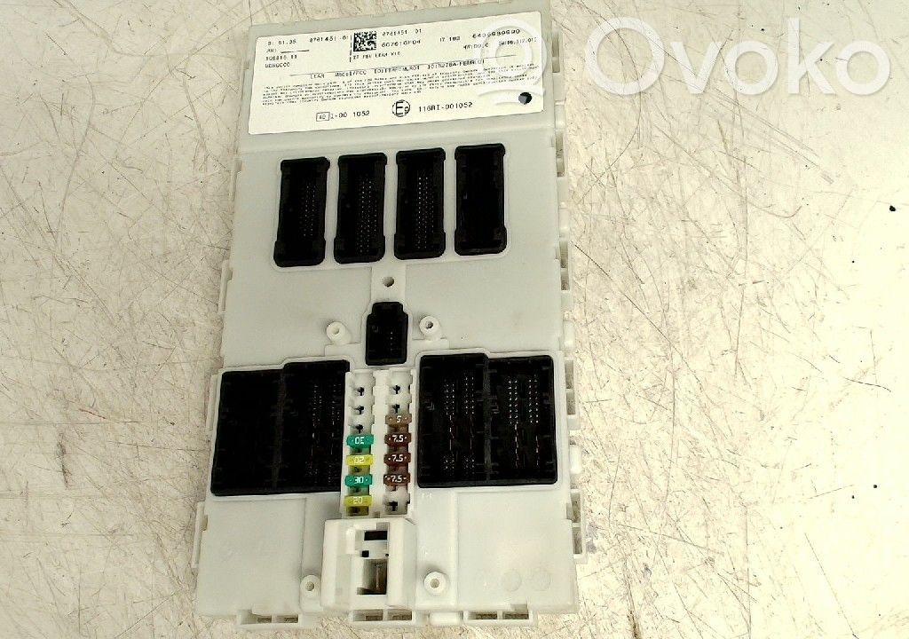 Ramka / Moduł bezpieczników   61355A7FB58,10681811,61358781451