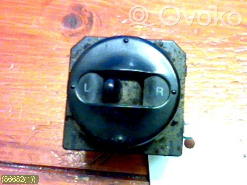 Wing mirror switch   WE2