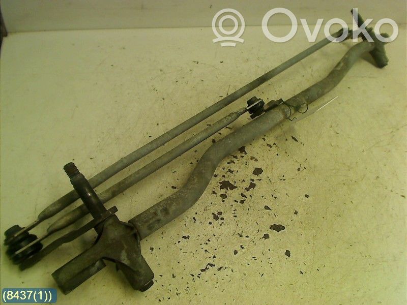 Volvo V70 Front wiper linkage 