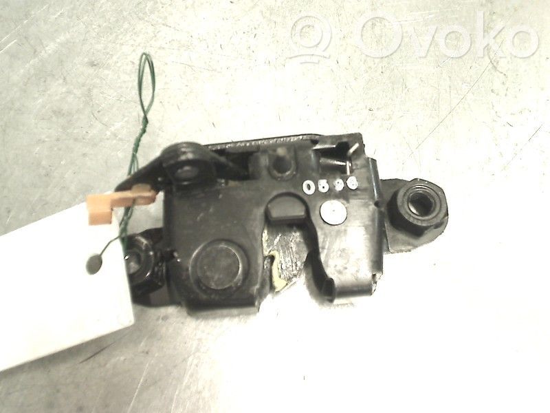 Aizmugurējā pārsega slēdzene   AB392143150AB