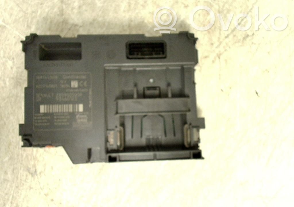 Opel Vivaro Centralina/modulo keyless go 