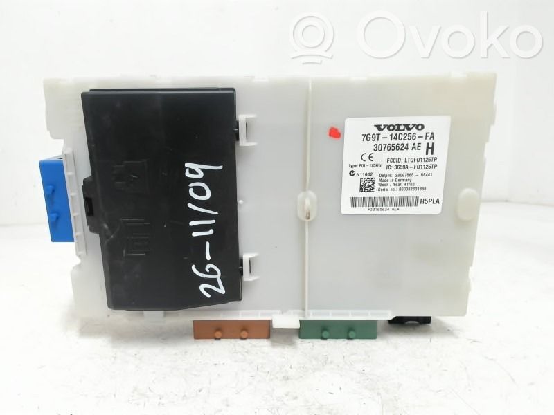 Volvo V70 Fuse module 