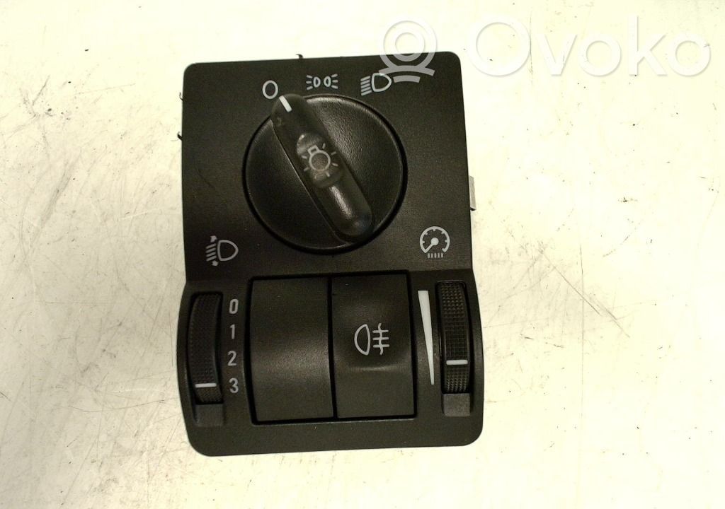 Opel Combo C Lukturu slēdzis 