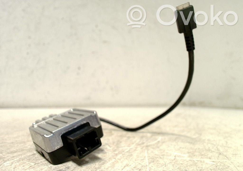 Enchufe conector USB   5E3035954E,5E3035954,5E3035954