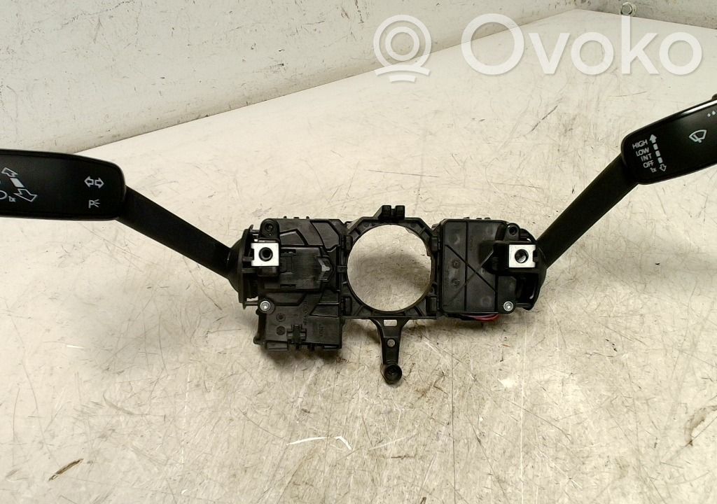 Seat Ibiza V (KJ) Interruptor/palanca de limpiador de luz de giro 