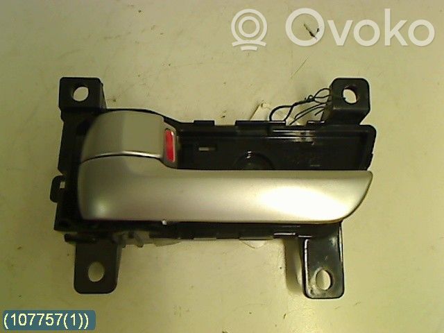 Manecilla interna puerta delantera   826132P000