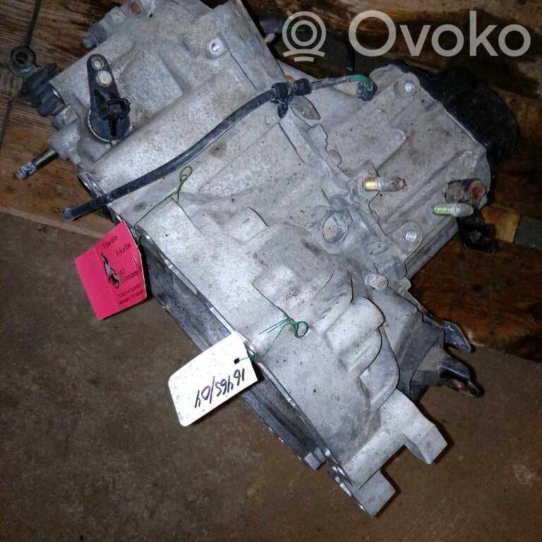 Mazda MPV Caja de cambios manual de 5 velocidades 