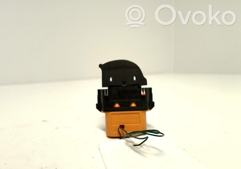 Interruptor del elevalunas eléctrico   1785591D2BT14529AA,10073908